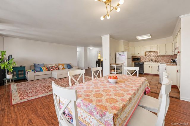 15 Stewart Place 12A, White Plains, NY 10603
