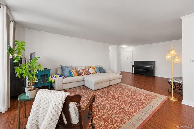 15 Stewart Place 12A, White Plains, NY 10603
