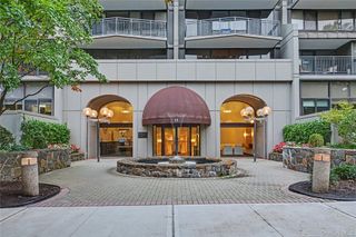 15 Stewart Place 12A, White Plains, NY 10603
