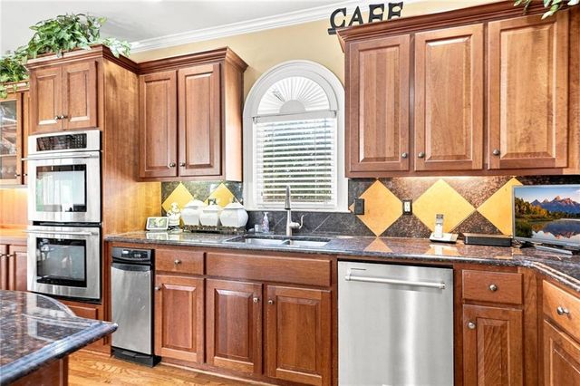 1398 BridgeMill Avenue, Canton, GA 30114
