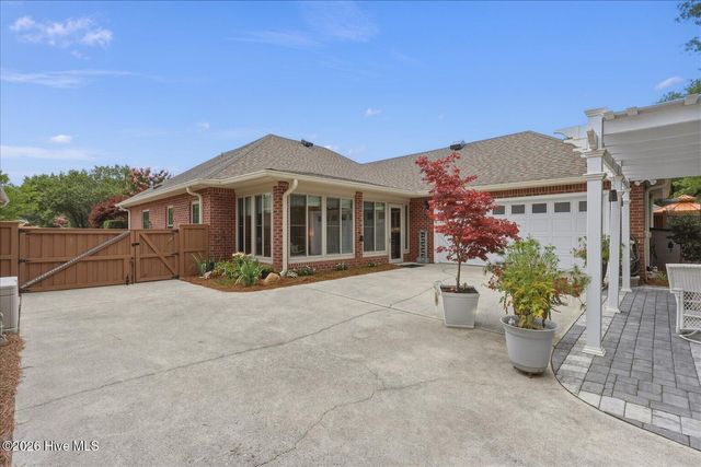 1138 Avenshire Circle, Wilmington, NC 28412