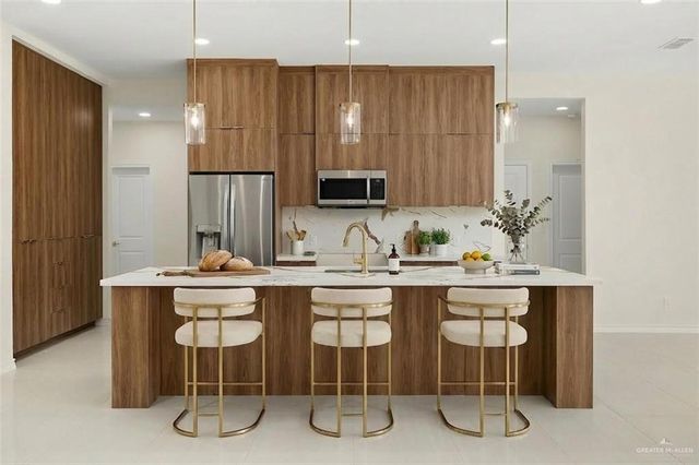 2724 E Bvlgari Drive, Edinburg, TX 78542