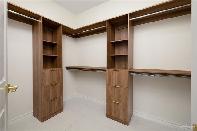 2724 E Bvlgari Drive, Edinburg, TX 78542