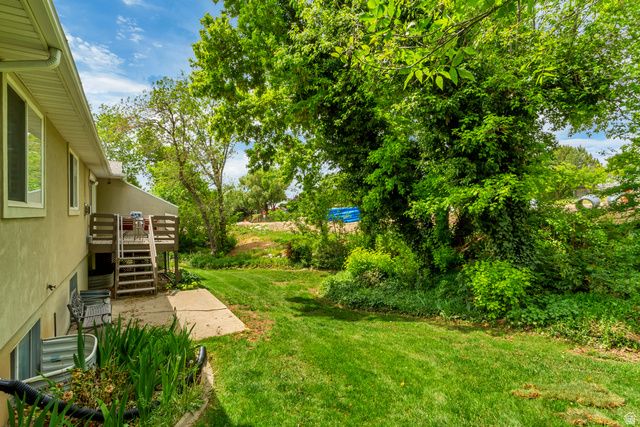 1077 E BROOK CIR, Kaysville, UT 84037