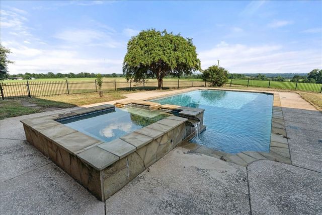 1442 County Road 313 E, Tyler, TX 75706