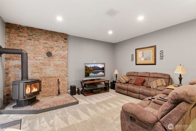 19005 63rd Street E, Lake Tapps, WA 98391