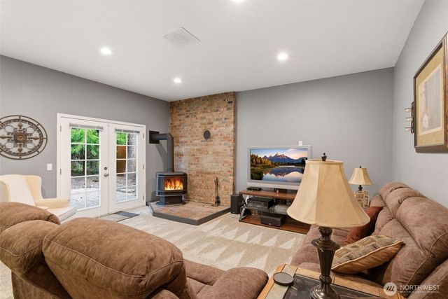 19005 63rd Street E, Lake Tapps, WA 98391