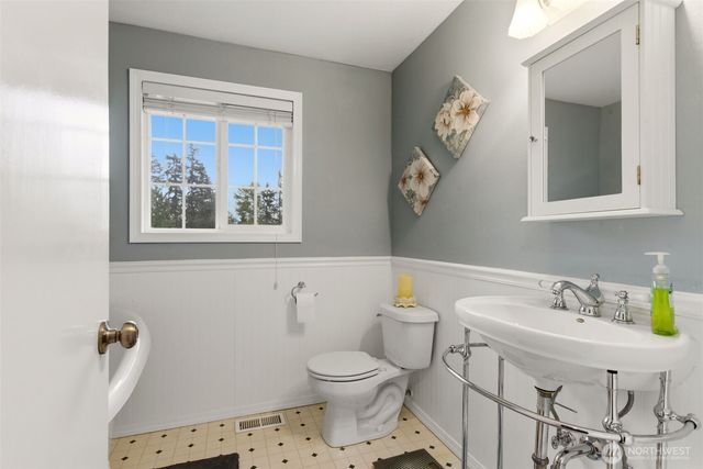 19005 63rd Street E, Lake Tapps, WA 98391