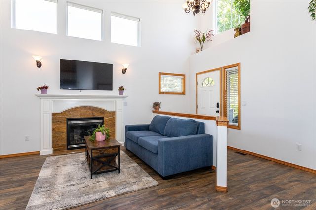 18103 SE 247th Street, Covington, WA 98042