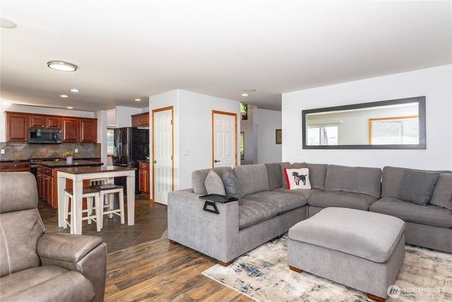 18103 SE 247th Street, Covington, WA 98042