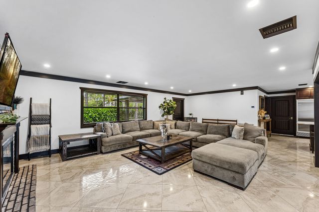 13530 N 59th Ct Court N, The Acreage, FL 33411