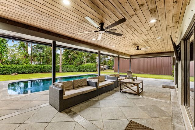 13530 N 59th Ct Court N, The Acreage, FL 33411