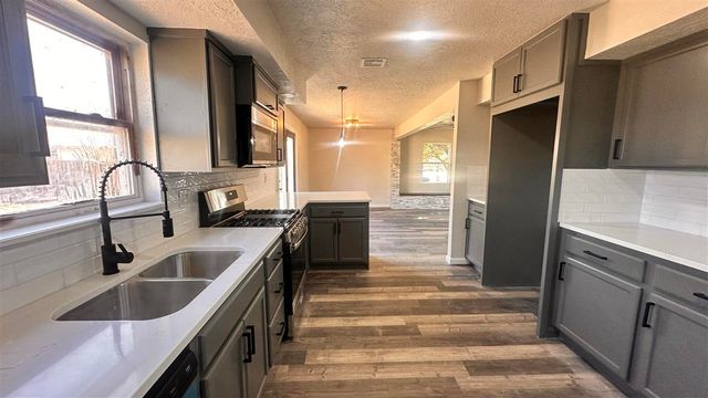 4719 NW Cheryl Blvd, Lawton, OK 73505