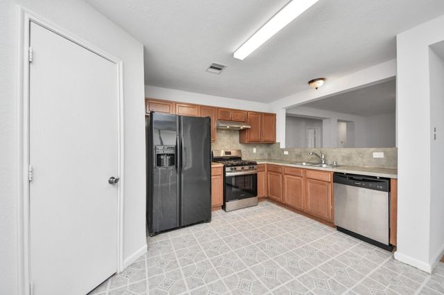 7919 Cypress Edge Drive, Cypress, TX 77433