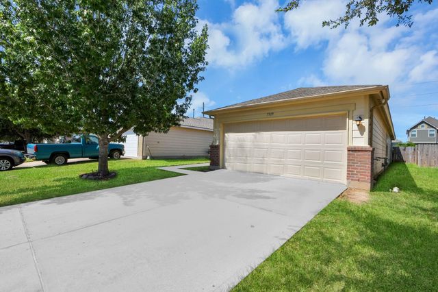 7919 Cypress Edge Drive, Cypress, TX 77433