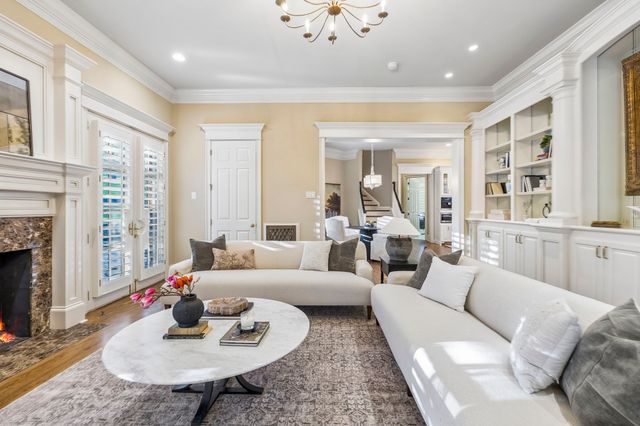 384 Lake Valley Dr, Franklin, TN 37069