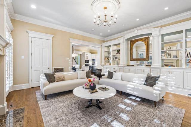 384 Lake Valley Dr, Franklin, TN 37069