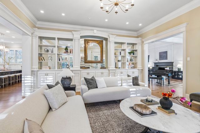 384 Lake Valley Dr, Franklin, TN 37069