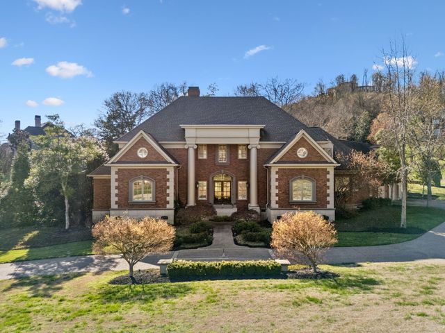 384 Lake Valley Dr, Franklin, TN 37069
