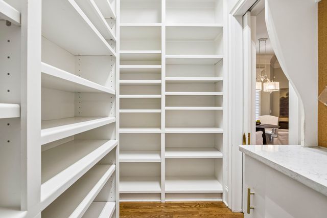 384 Lake Valley Dr, Franklin, TN 37069