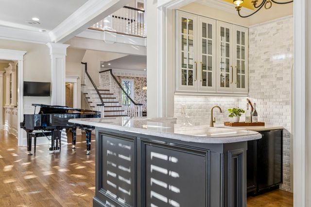 384 Lake Valley Dr, Franklin, TN 37069