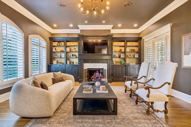 384 Lake Valley Dr, Franklin, TN 37069