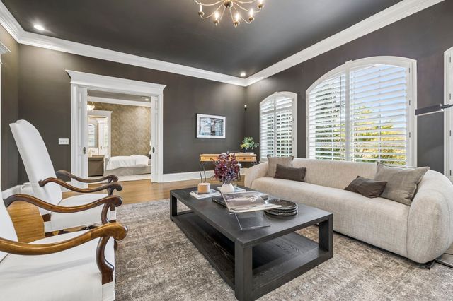 384 Lake Valley Dr, Franklin, TN 37069