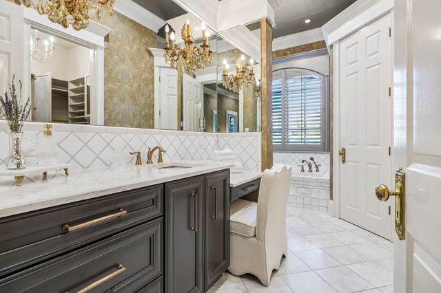 384 Lake Valley Dr, Franklin, TN 37069