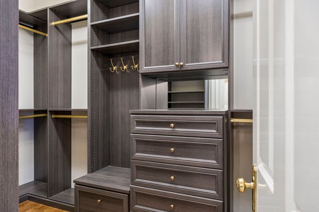 384 Lake Valley Dr, Franklin, TN 37069