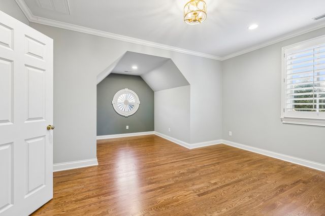 384 Lake Valley Dr, Franklin, TN 37069