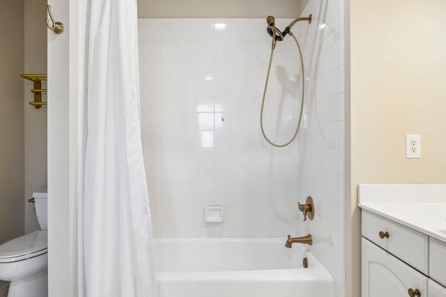 384 Lake Valley Dr, Franklin, TN 37069