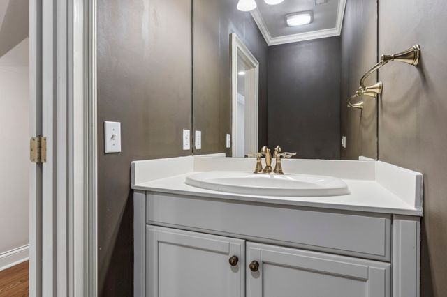 384 Lake Valley Dr, Franklin, TN 37069