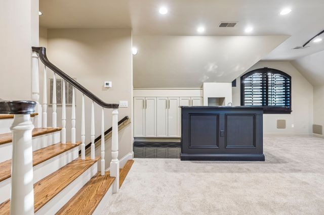 384 Lake Valley Dr, Franklin, TN 37069