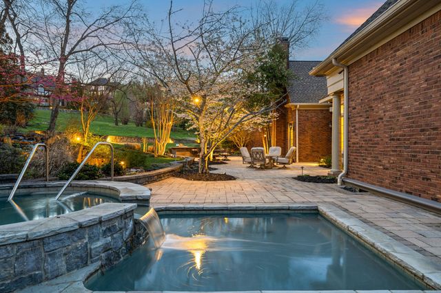 384 Lake Valley Dr, Franklin, TN 37069