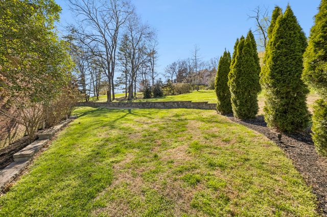 384 Lake Valley Dr, Franklin, TN 37069