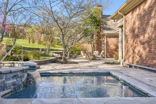 384 Lake Valley Dr, Franklin, TN 37069