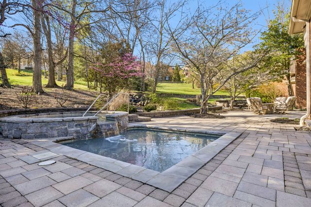 384 Lake Valley Dr, Franklin, TN 37069