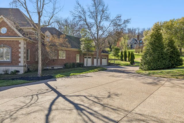 384 Lake Valley Dr, Franklin, TN 37069