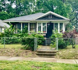 216 N Calumet Avenue, Michigan City, IN 46360