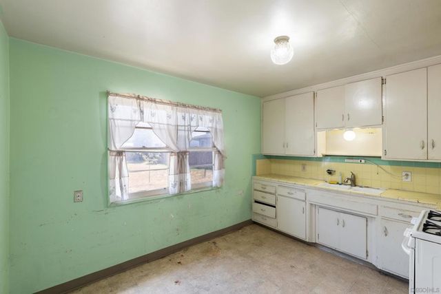 535 12th St, Imperial Beach, CA 91932