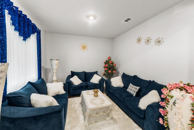 5636 Hickory Woods Dr, Antioch, TN 37013