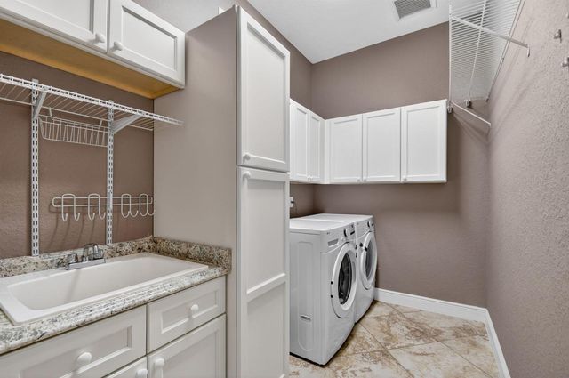 10247 Isle Wynd Court, Boynton Beach, FL 33437
