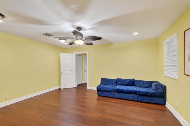 10247 Isle Wynd Court, Boynton Beach, FL 33437