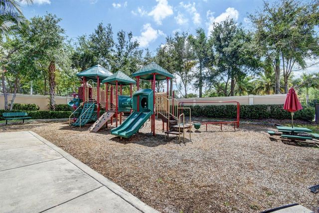 10247 Isle Wynd Court, Boynton Beach, FL 33437