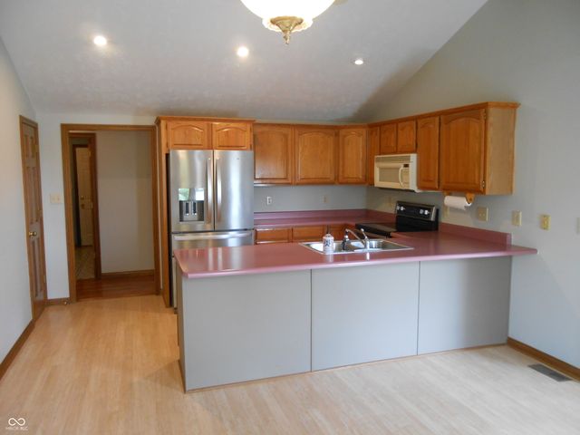 4140 S Danita Court S, New Palestine, IN 46163