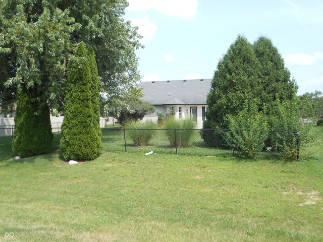4140 S Danita Court S, New Palestine, IN 46163