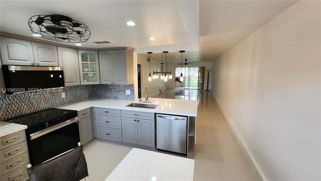 2403 Antigua Cir L2, Coconut Creek, FL 33066