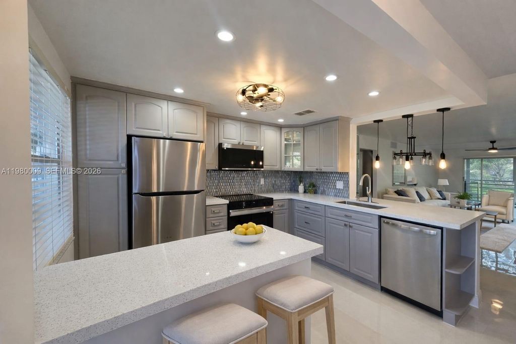 2403 Antigua Cir L2, Coconut Creek, FL 33066