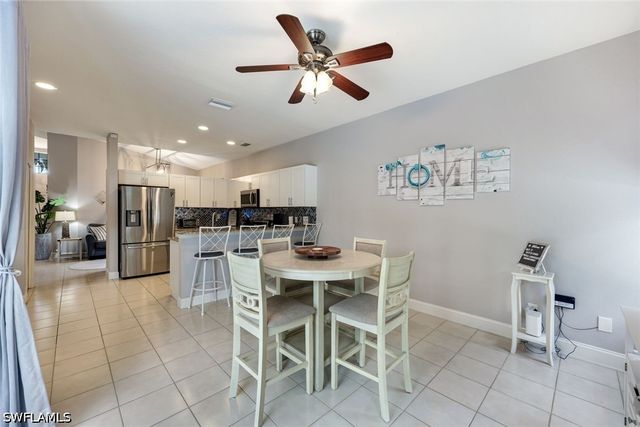 697 Crossfield CIR, Naples, FL 34104