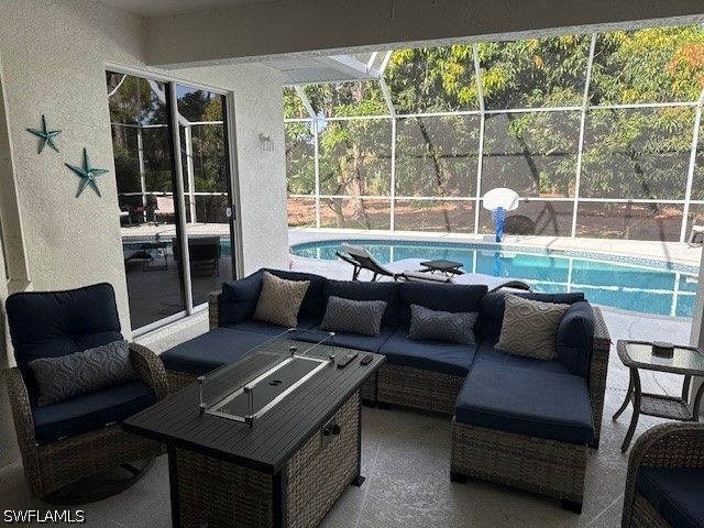697 Crossfield CIR, Naples, FL 34104